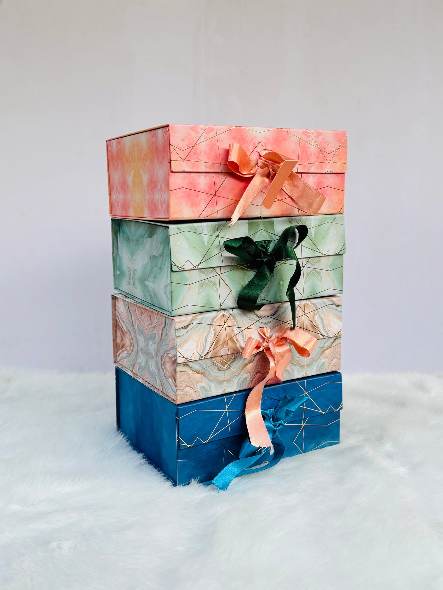 Ribbon Gift Box – 10" Marble Print