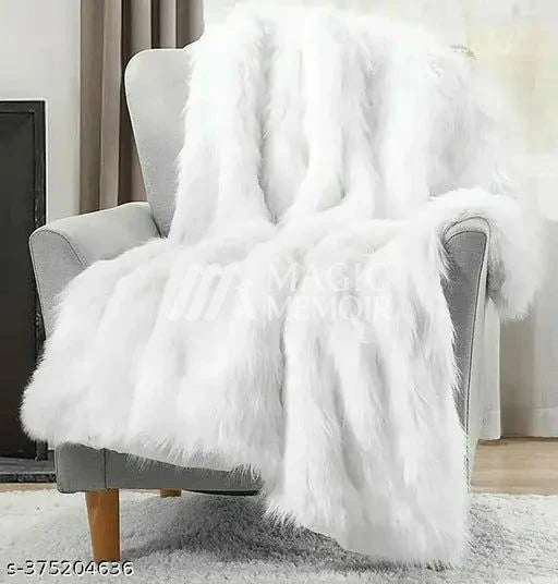 White Fur Cloth โ Short Hair Faux Fur Fabric