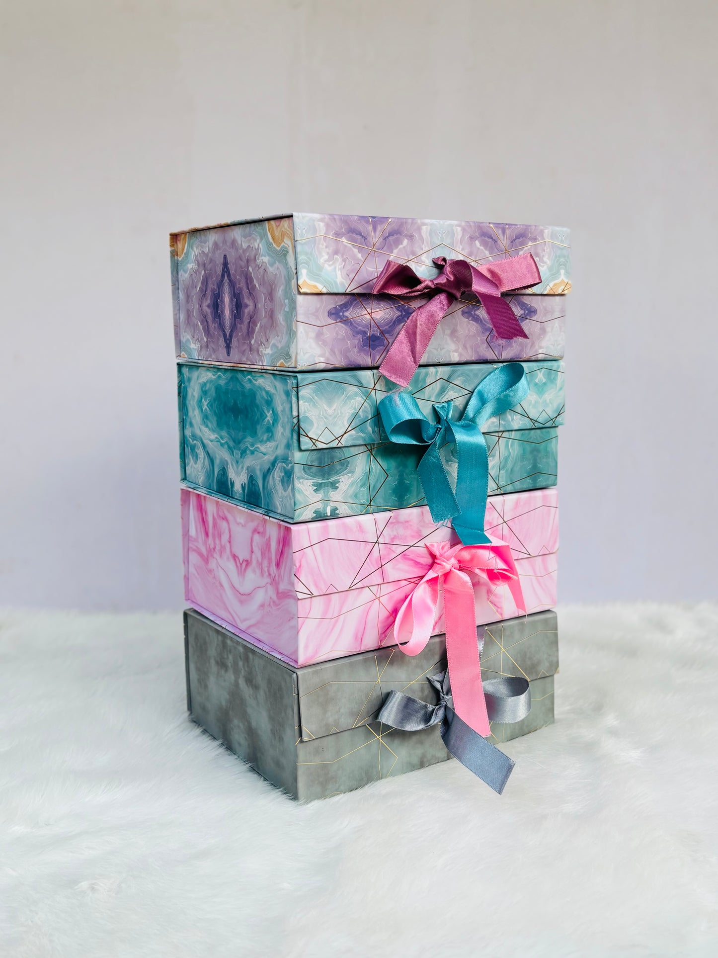 Ribbon Gift Box – 10" Marble Print